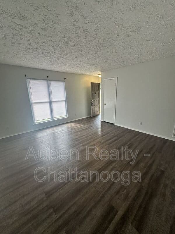 Hisxon Condo: 809 Forest Dale Lane