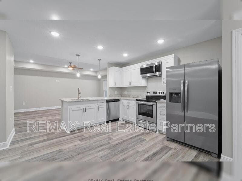 Petal Condo: 15 Bellamy Ln