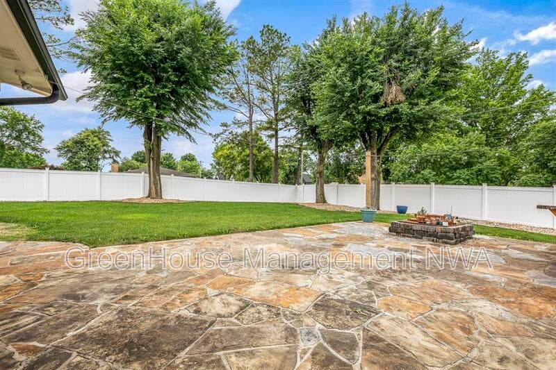 Bentonville House: 1609 SW 2nd Street