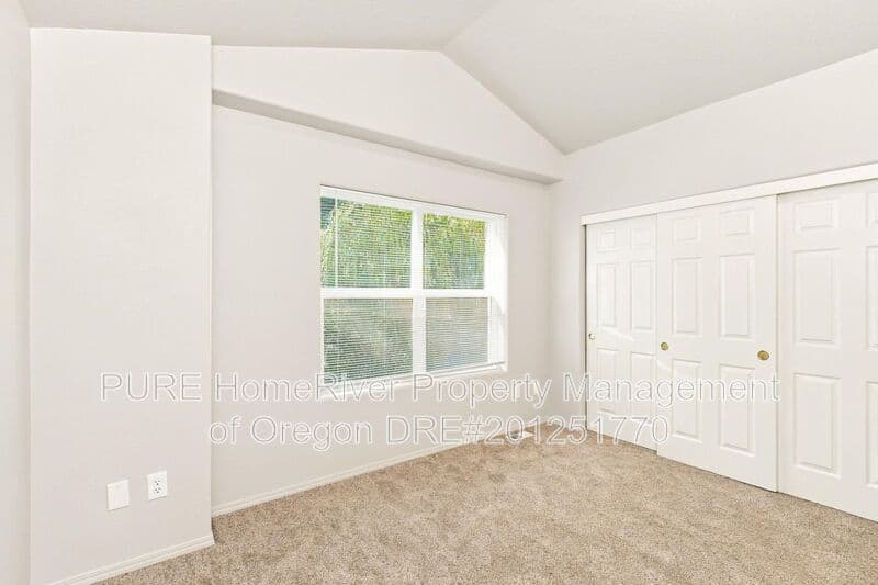 Troutdale House: 778 E Historic Columbia River Hwy
