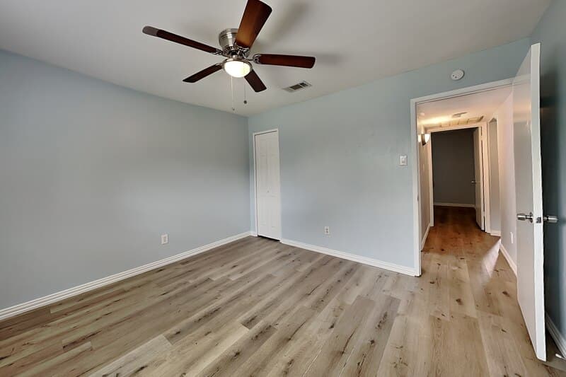 Plano House: 1913 Briarwood Dr