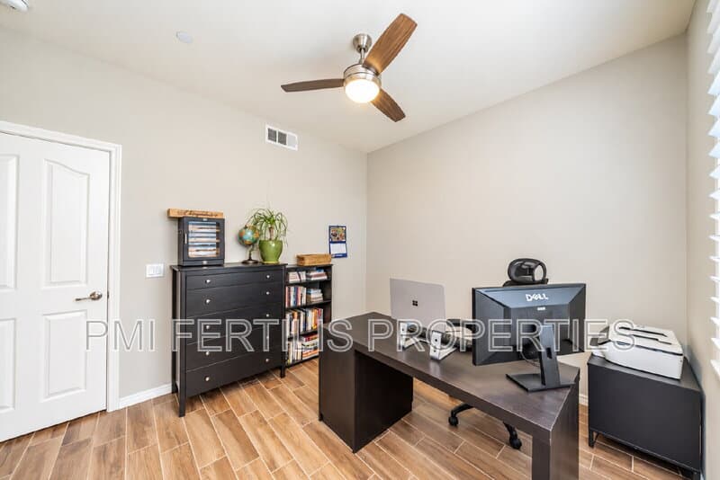 San Bernardino House: 18040 Deerberry Way