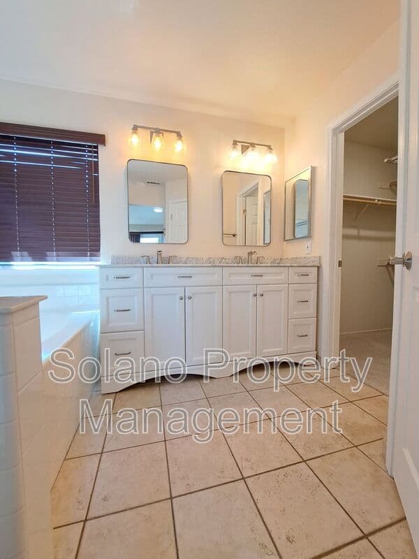 Vacaville House: 354 Bradley Dr.