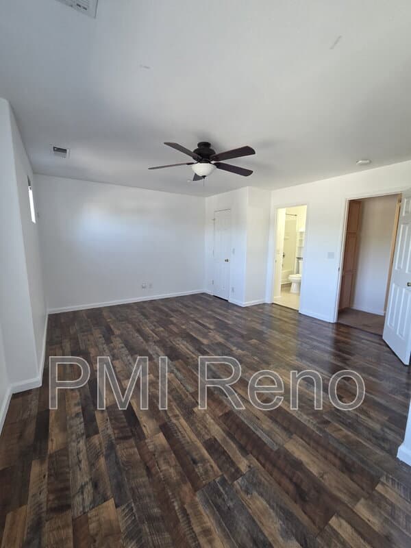 Reno Townhome: 421 Holcomb Avenue