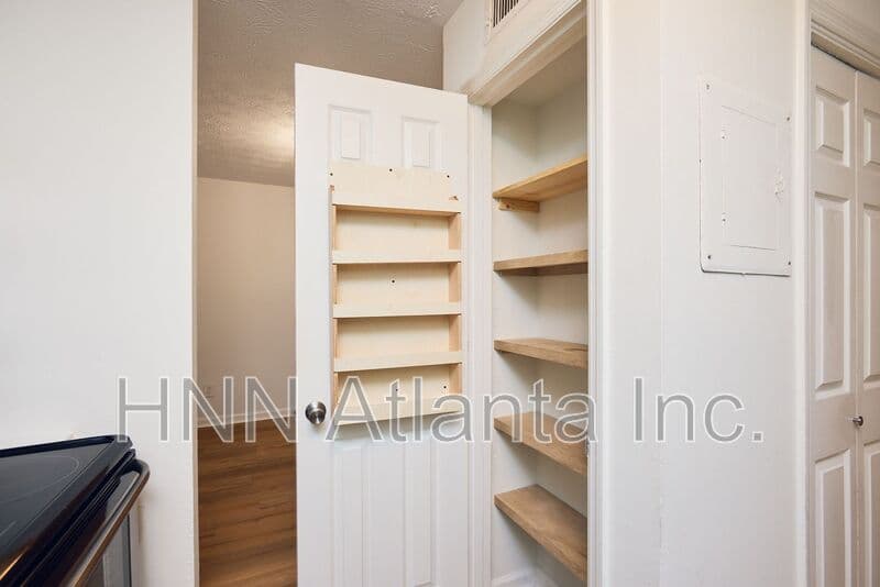 Norcross Condo: 5557 Estates Court