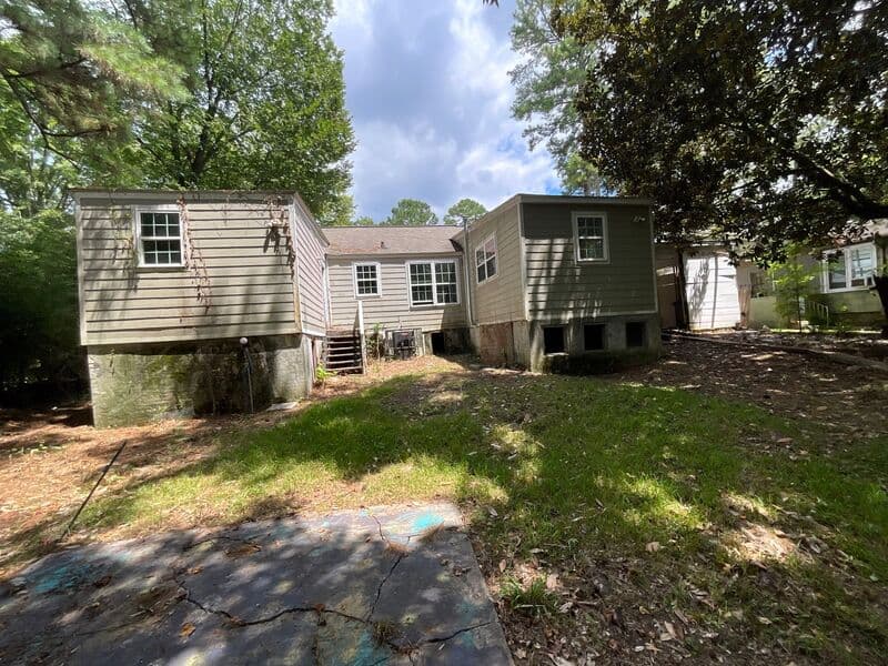 Jackson House: 2009 East Drive