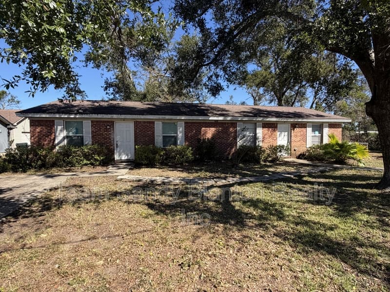 Pensacola House: 204 Brandywine Road