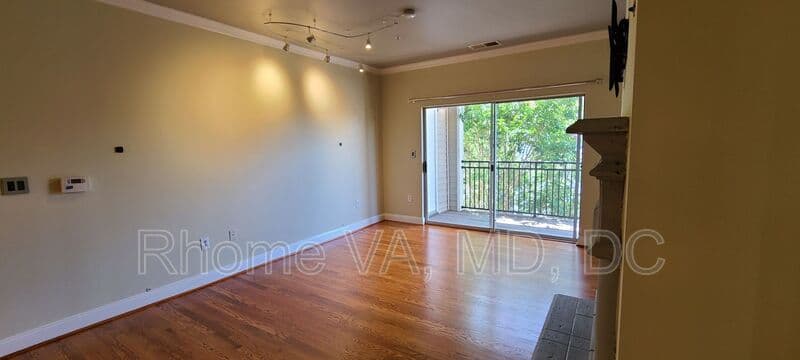 Herndon Condo: 12937 Centre Park Cir