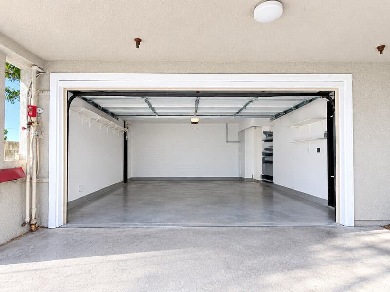 Inglewood Condo: 741 Venice Way