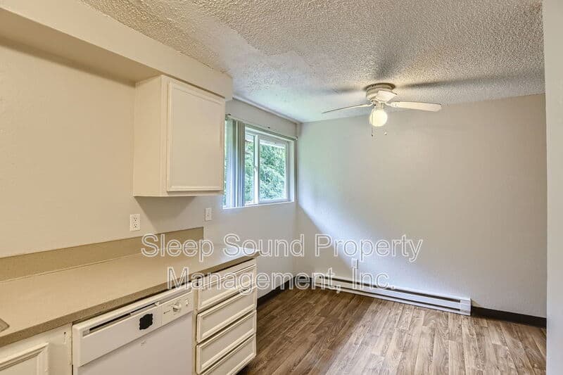 Oregon City Condo: 691 Molalla Avenue