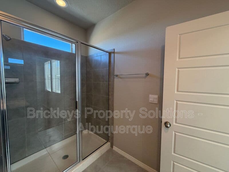 Rio Rancho House: 4875 Mount Salas St NE