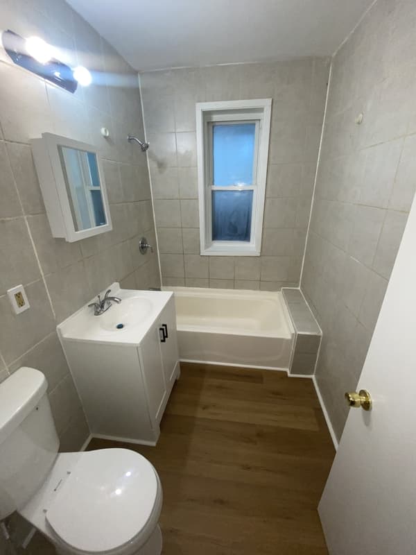 Hartford Condo: 12-20 Rockville Street - 14B