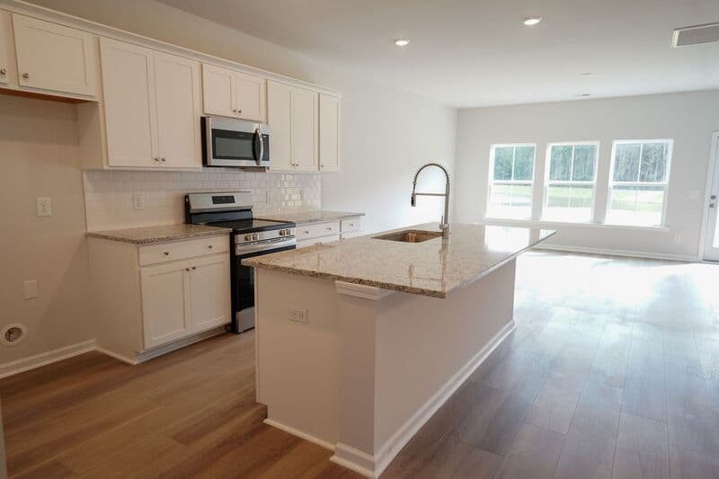 Bloomingdale House: 118 Seagrass Way
