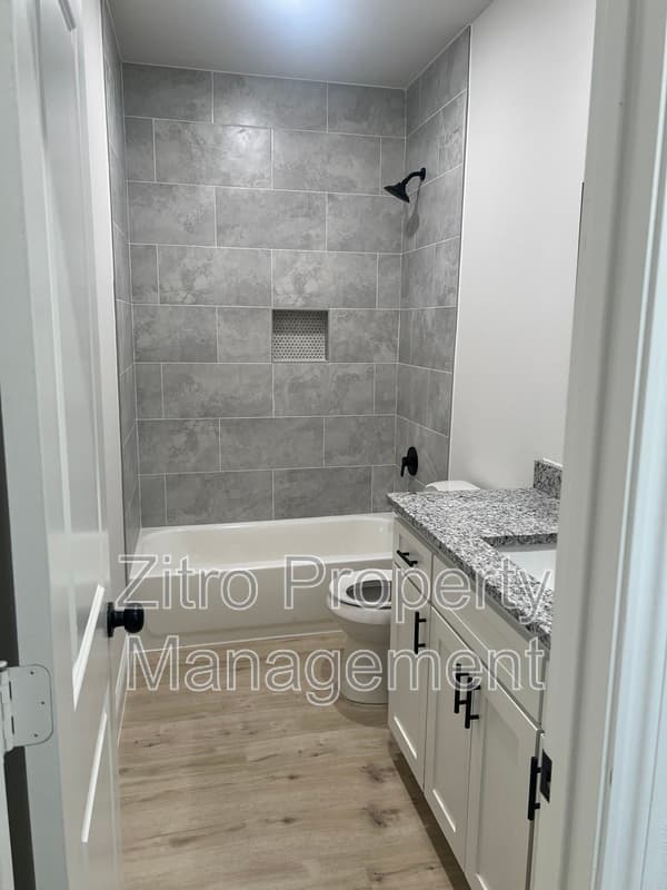 Fort Worth House: 4441 Wayside Ave