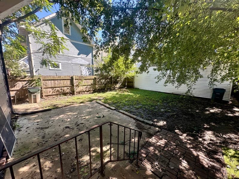 Cedar Rapids House: 1555 Park Ave SE