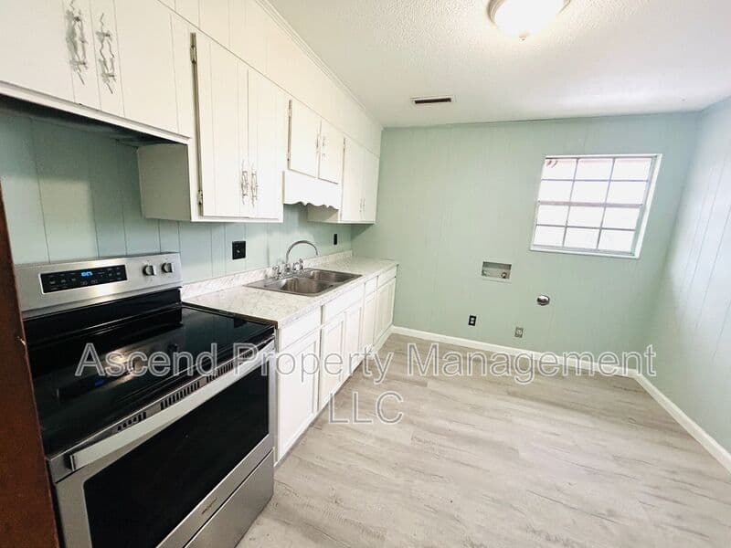 McDonald House: 578 Withrow Rd