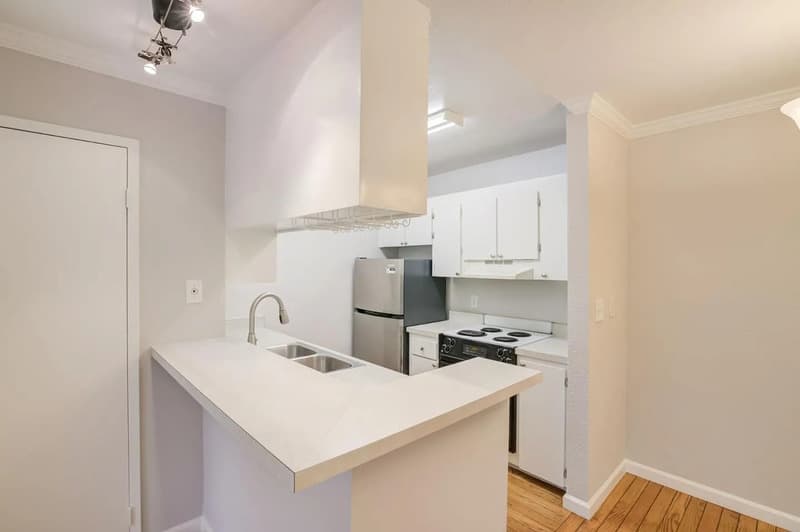 Daly City Condo: 355 Half Moon Ln