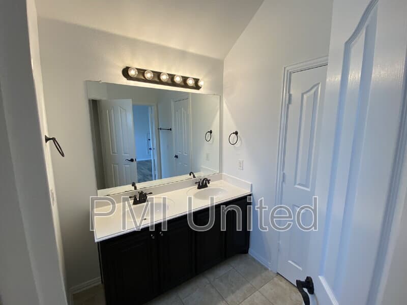 Fort Worth House: 4108 Volk Ct