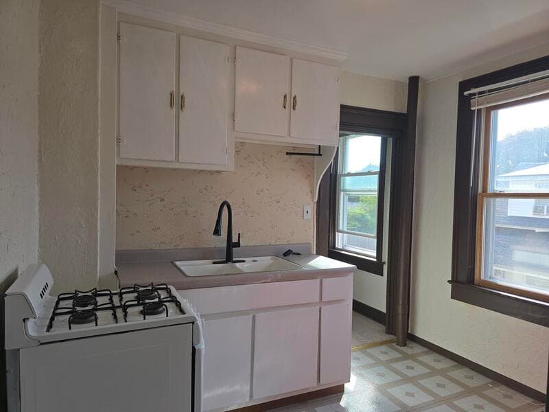 Oshkosh Condo: 317 West 14th Avenue - 317 A Upper