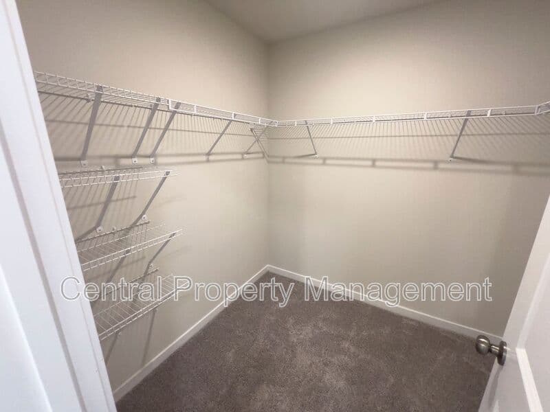 Spartanburg House: 6014 Tavener Drive