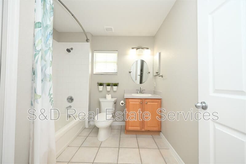 Lakeland House: 3518 Remington Oaks Way