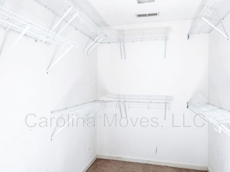 Simpsonville House: 702 Carriage Hill Road