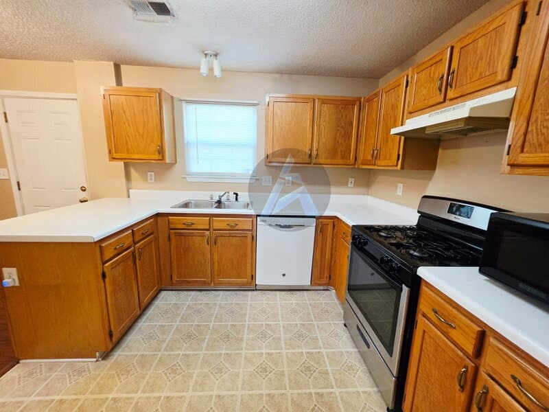 Acworth House: 2125 Serenity Drive Northwest