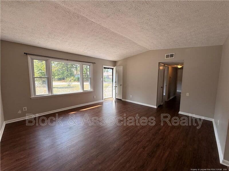 Hope Mills House: 4805 Fellows Ct