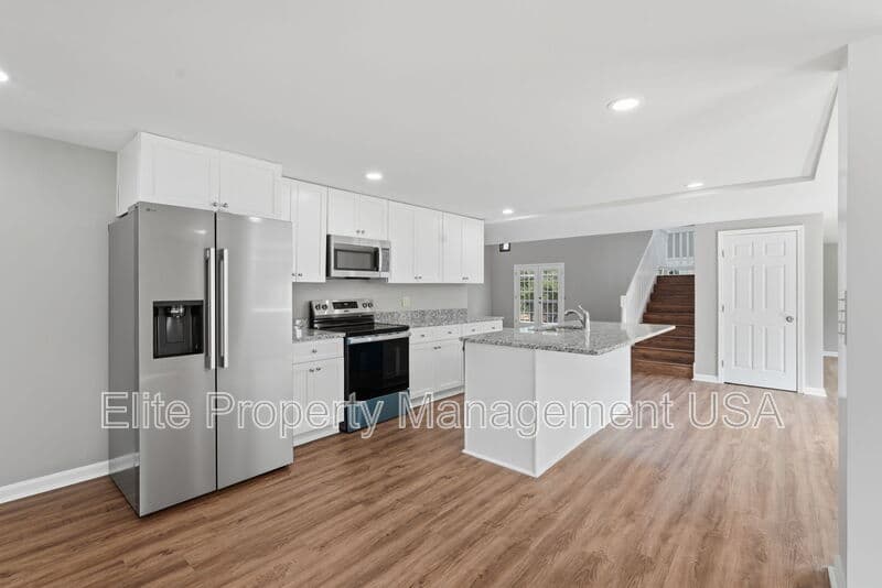 Flowery Branch House: 7134 Williams Road