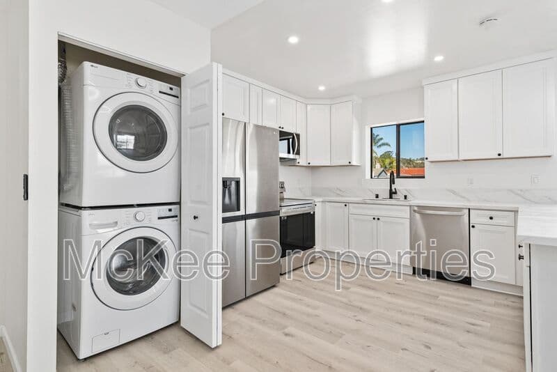 San Diego House: 307 San Elijo Street