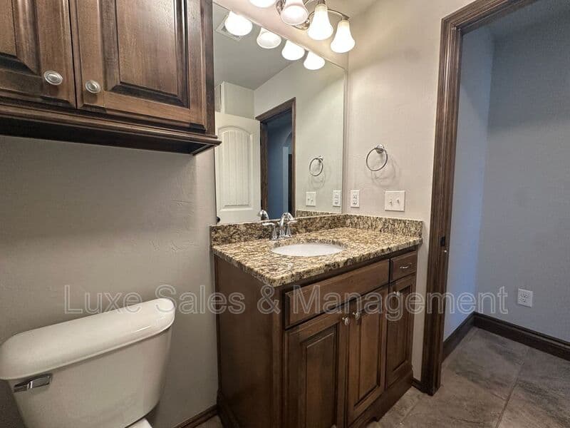 Piedmont House: 14008 Northwood Village Dr