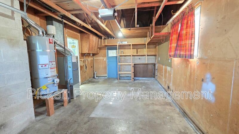 Port Orchard House: 2977 Hoover Ave SE