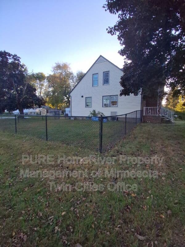Hugo Condo: 5557 146th St N