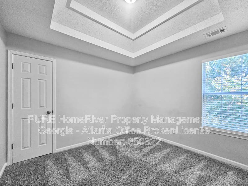 Covington House: 70 Cinnamon Oak Cir
