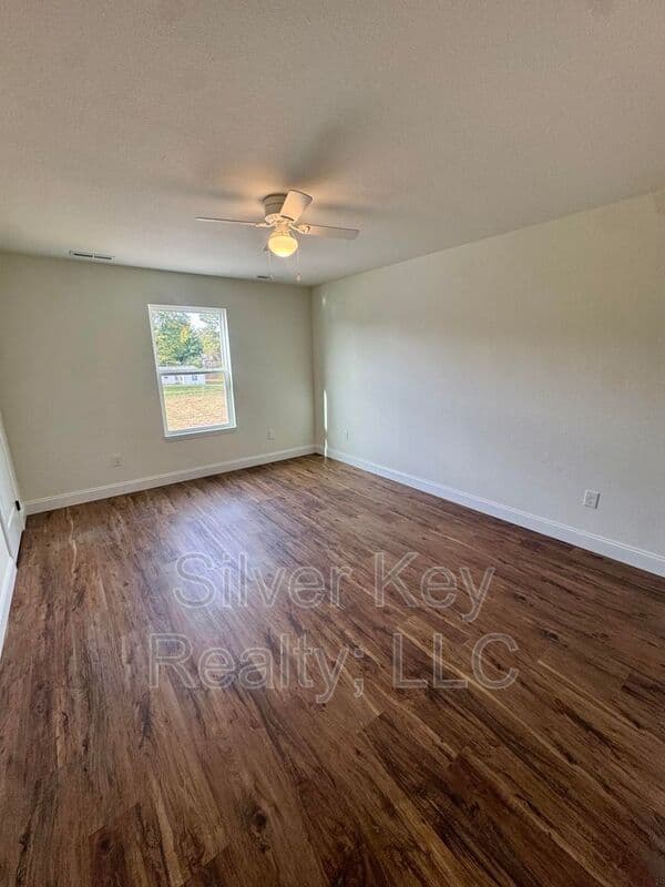 Athens Townhome: 320 Million Street