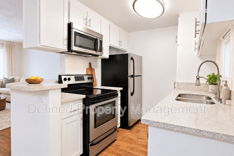 Sherman Oaks Condo: 4701 NATICK AVE