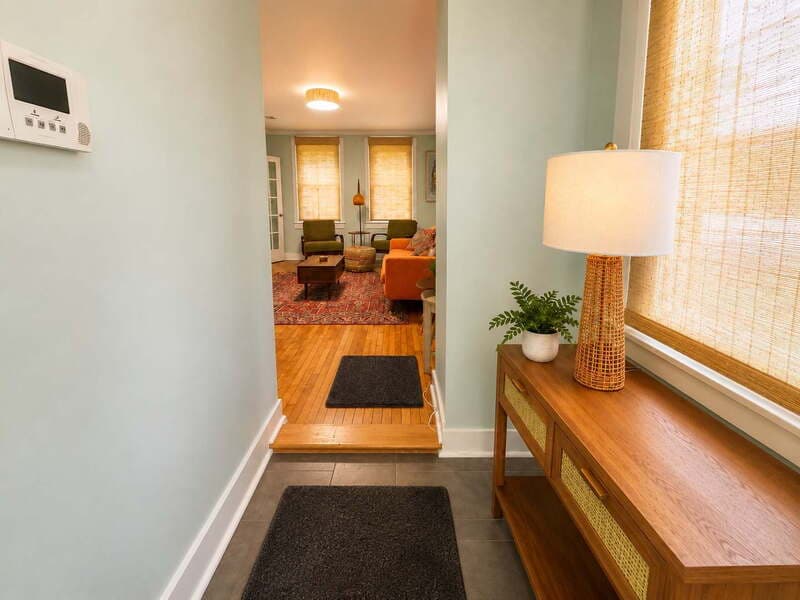 Savannah House: 830 E Park Ave