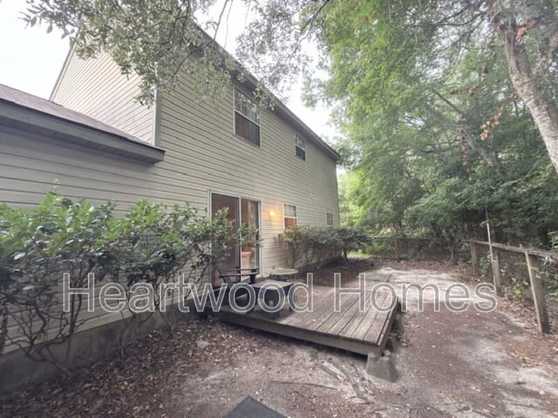 West Columbia House: 264 Orchard Hill Drive