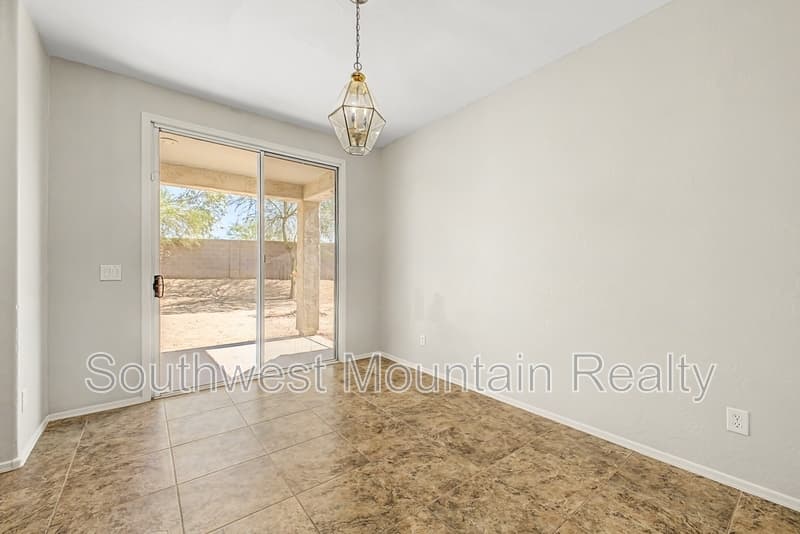 Maricopa House: 44967 W Sage Brush Dr