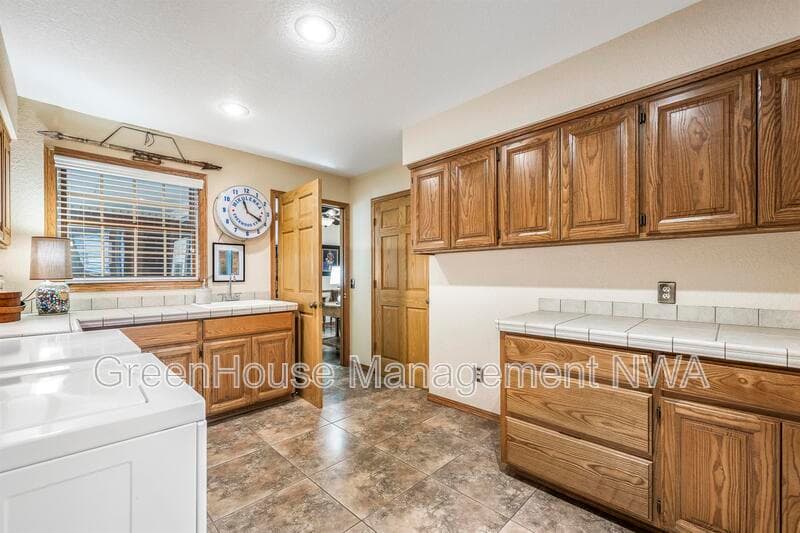 Bentonville House: 1609 SW 2nd Street