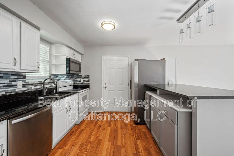 Ooltewah House: 5637 Tucker Rd