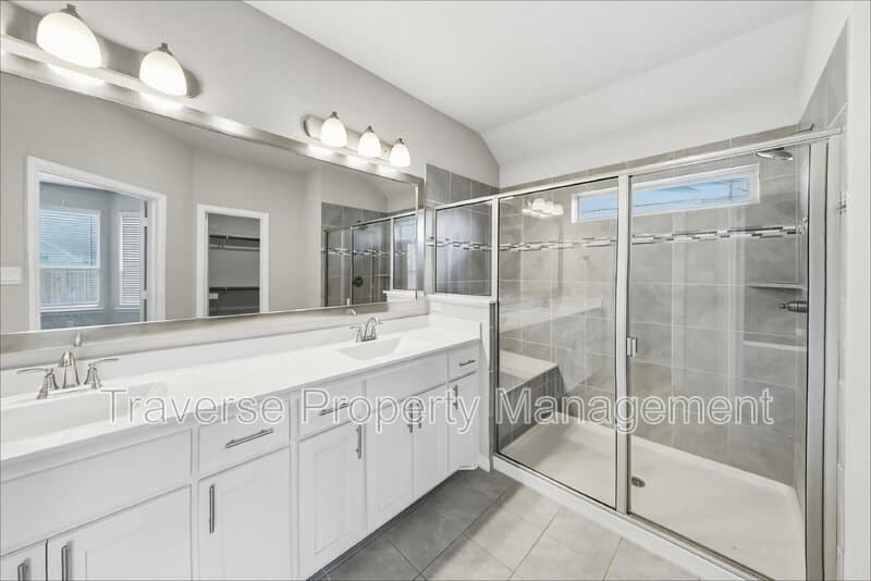 Fort Worth House: 1652 Victoria Drive