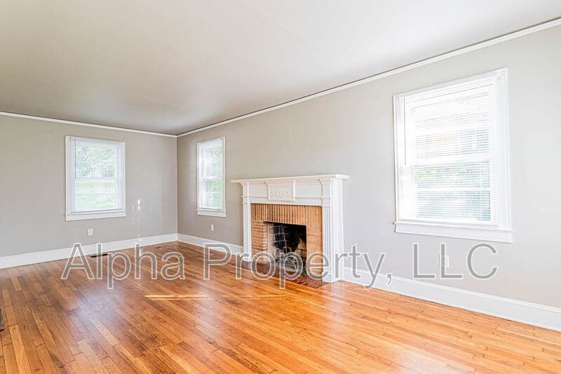 Greenville House: 14 Melvin Drive