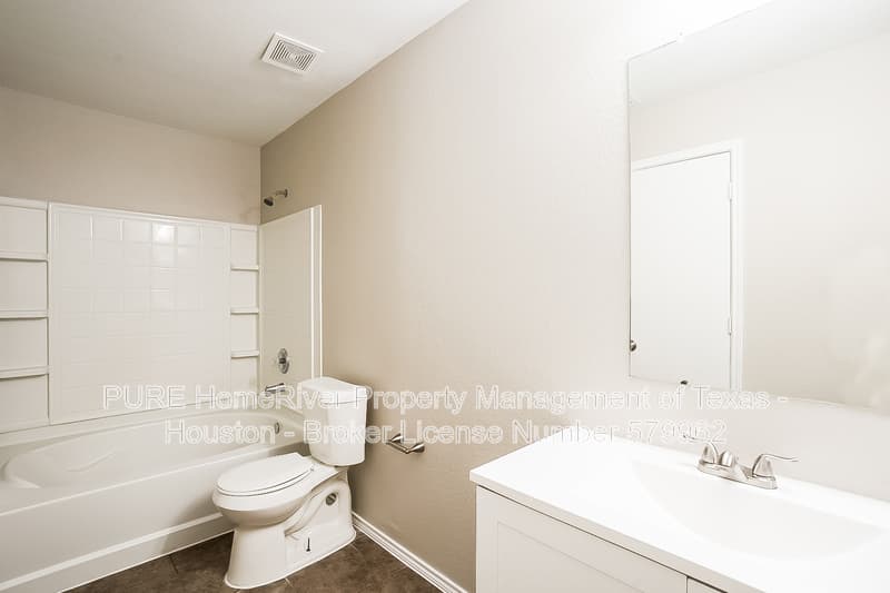 Richmond House: 19135 Jordans Landing Ln
