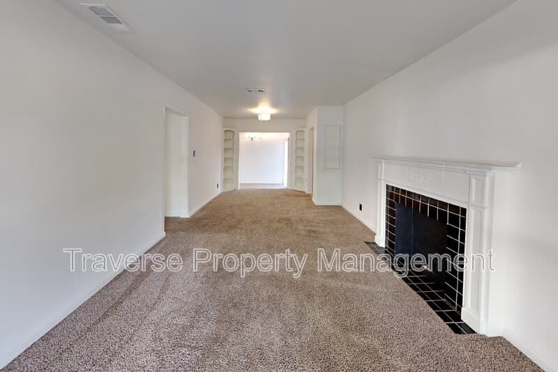 Fort Worth House: 3604 Baldwin Ave