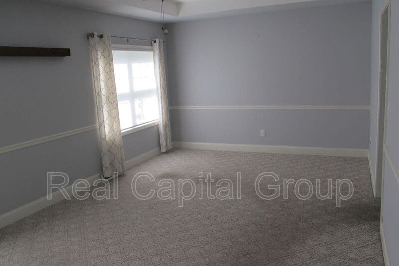 Loudonville House: 26 Cheshire Way