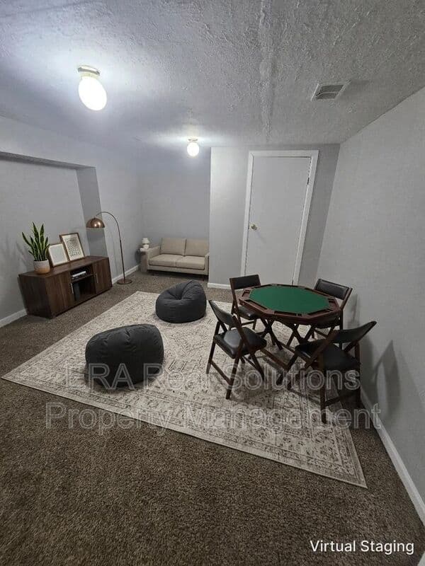Columbus House: 1494 Selkirk Road