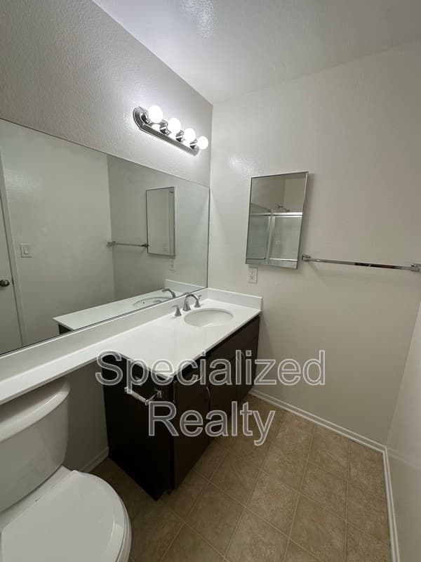 Glendale Condo: 621 N. Louise Street