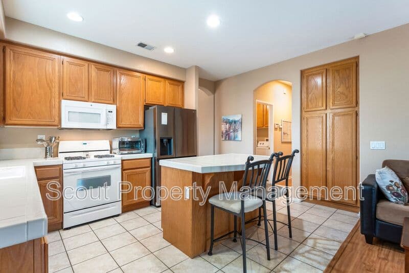 Temecula House: 30911 Putter Circle