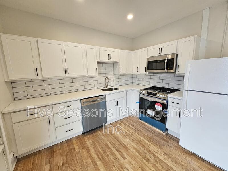 Burlington Condo: 16-18 Loomis Street - 2